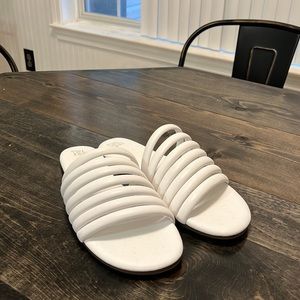 Time and Tru sandals. Size 8